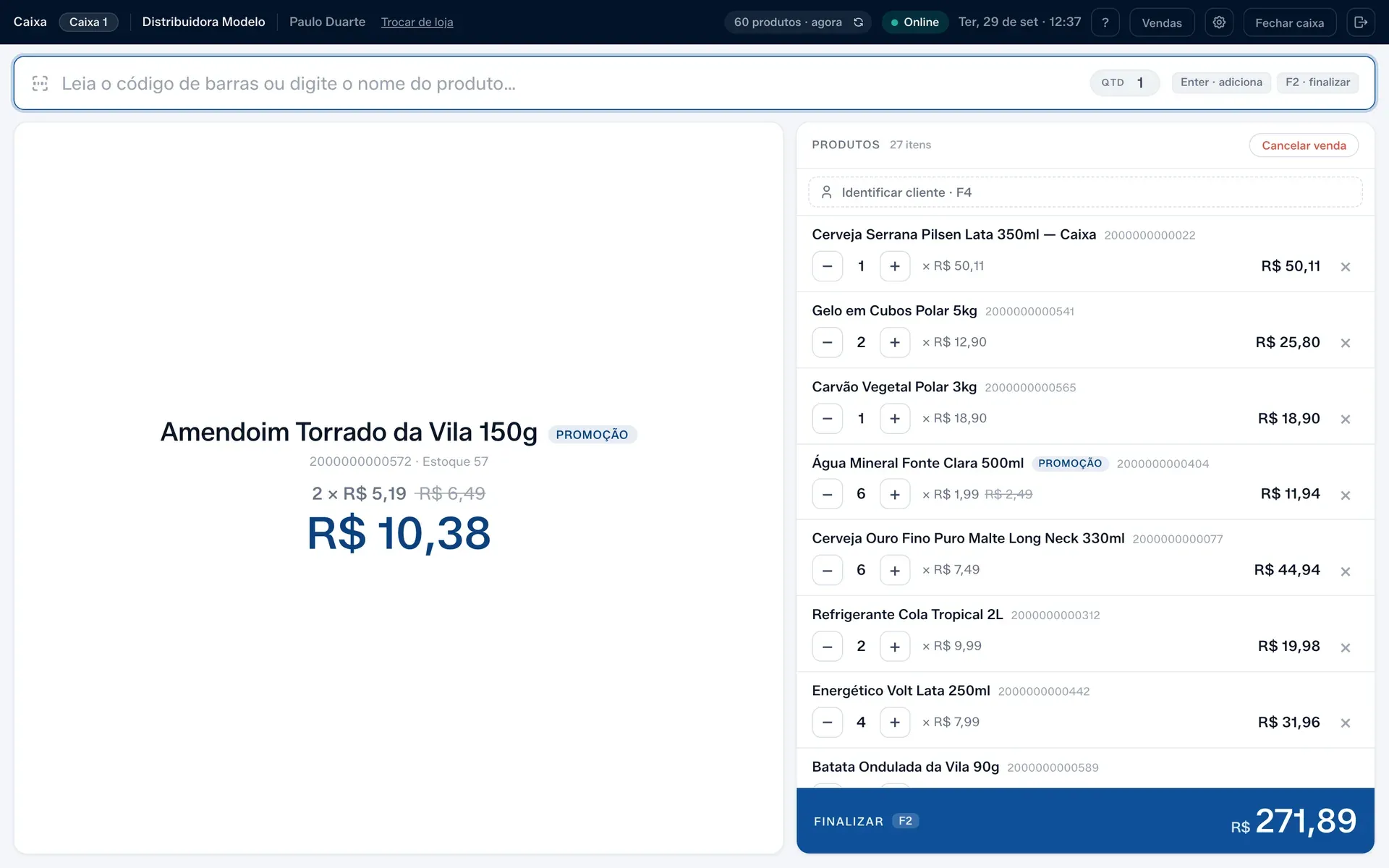 A tela do caixa com uma venda em andamento, o carrinho à direita e o total em destaque.